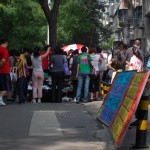 Am Straßen-Grabbeltisch